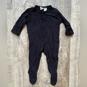 Kyte baby black snap onesie. Size 0-3 months.